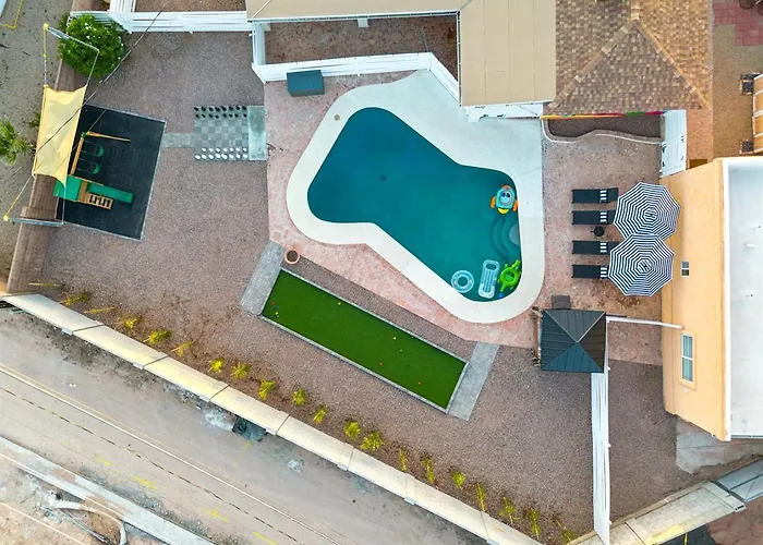 Remodeled Retreat Pool Hot Tub & Outdoor Fun * Phoenix