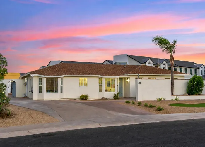 Remodeled Retreat Pool Hot Tub & Outdoor Fun Apartment