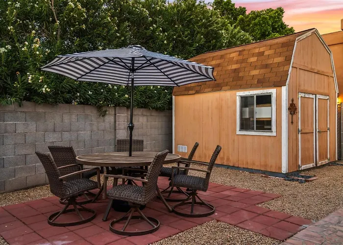 Remodeled Retreat Pool Hot Tub & Outdoor Fun * Phoenix